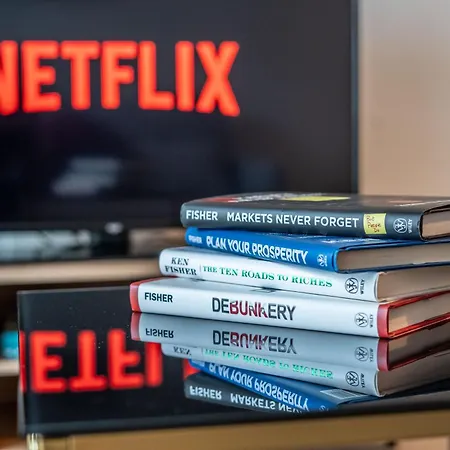 Near Mailbox, King Bed, Ping Pong, Netflix, Sleeps 4