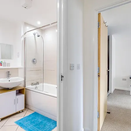 Apartment Near Mailbox, King Bed, Ping Pong, Netflix, Sleeps 4 Birmingham