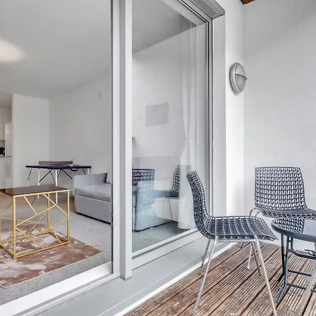 Near Mailbox, King Bed, Ping Pong, Netflix, Sleeps 4 Birmingham